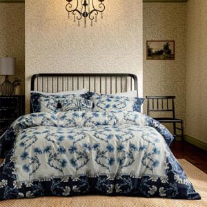 Morris & Co V&A Scrolling Carnation Duvet Cover Set